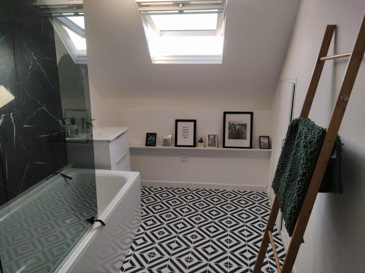 Le Nid Normand Avec Terrasse - Stationnement Facile Et Gratuit - 5 Min Seine Apartment Deville-les-Rouen Bagian luar foto